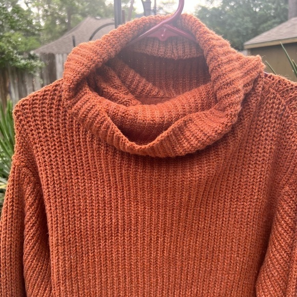 ▶️ Free People ◀️ Eleven Burnt Orange Cowl Neck Oversized Chunky Knit Sweater - Picture 5 of 16